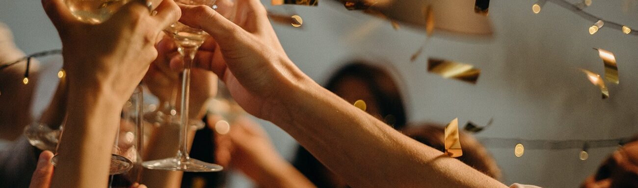 Alcohol at the Christmas Party: How to Prevent 3 Sobering HR Problems